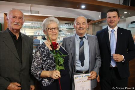 Slavnostna podelitev priznanj in cvetja diamantnim in zlatim parom (25)